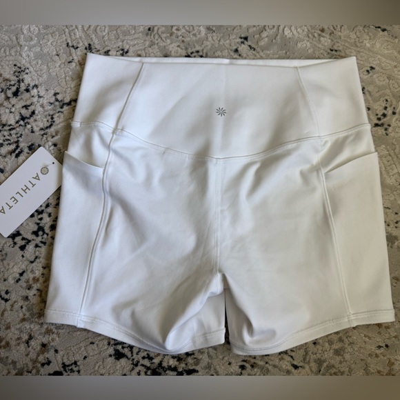 Athleta Size 12 NWT Shorts w/ pockets 5” inseam - Picture 2 of 3